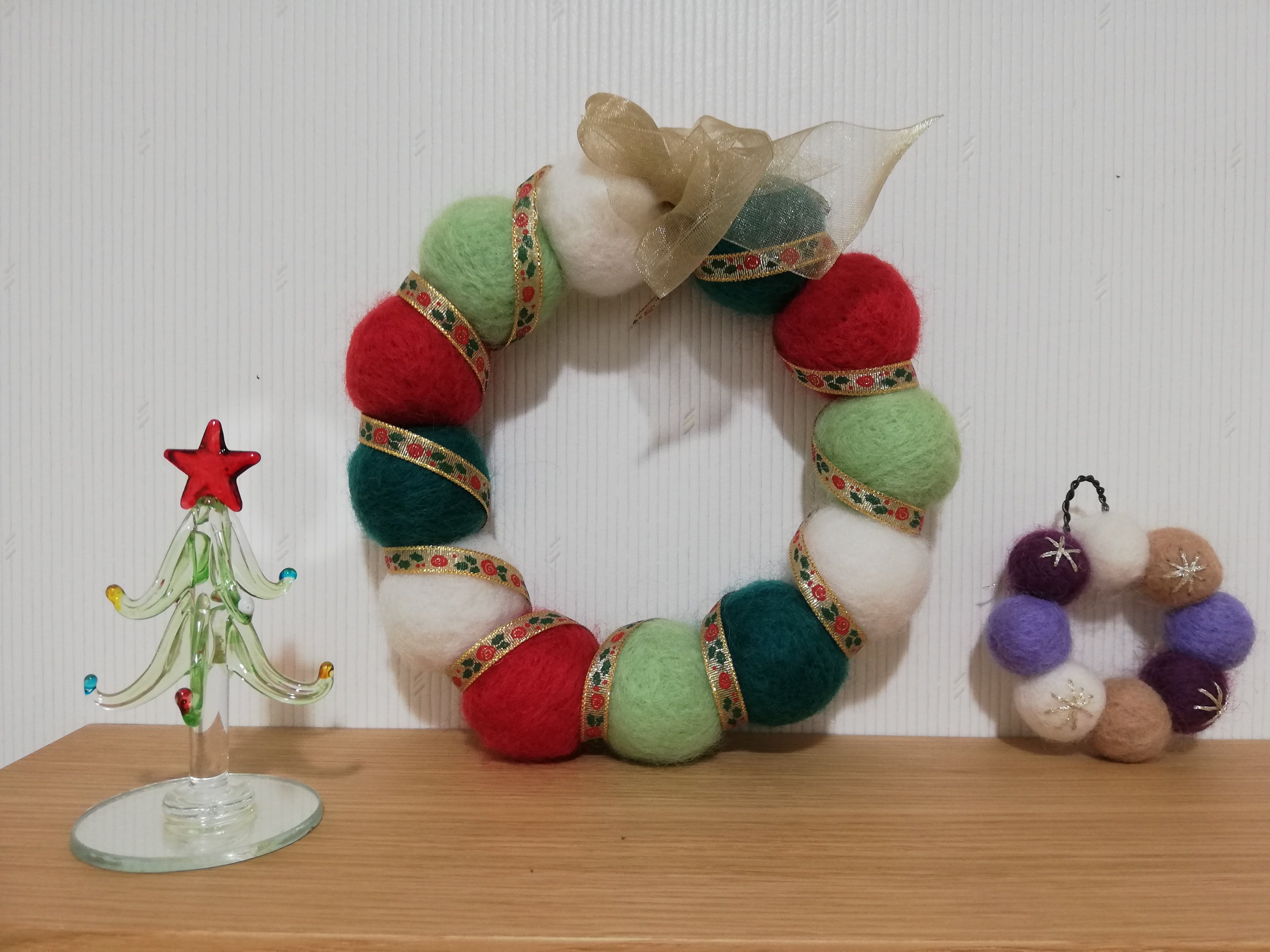 羊毛フェルトで作るクリスマスリース Amiami 沖縄 あみぐるみ ボトルディギング ビーチコーミング リース 沖縄の自然